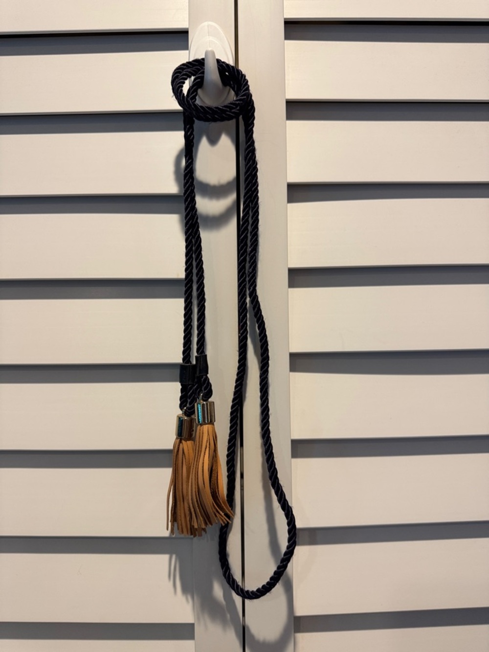 Ann Taylor NWOT Rope Tassel Belt in Navy/ Tan. Many ways to wear it.